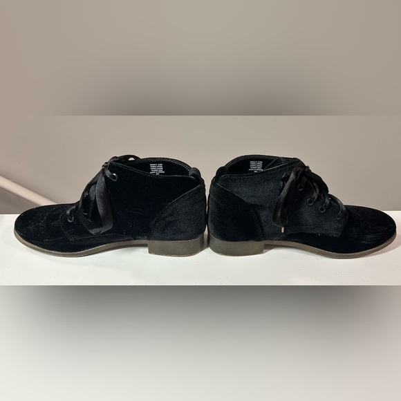Steve Madden Rubin Velvet Lace-Up Ankle Boots - Picture 2 of 5